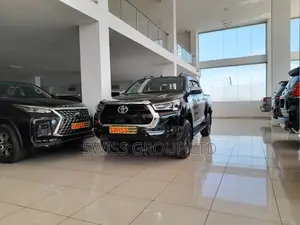 New Toyota Hilux 2025 Black