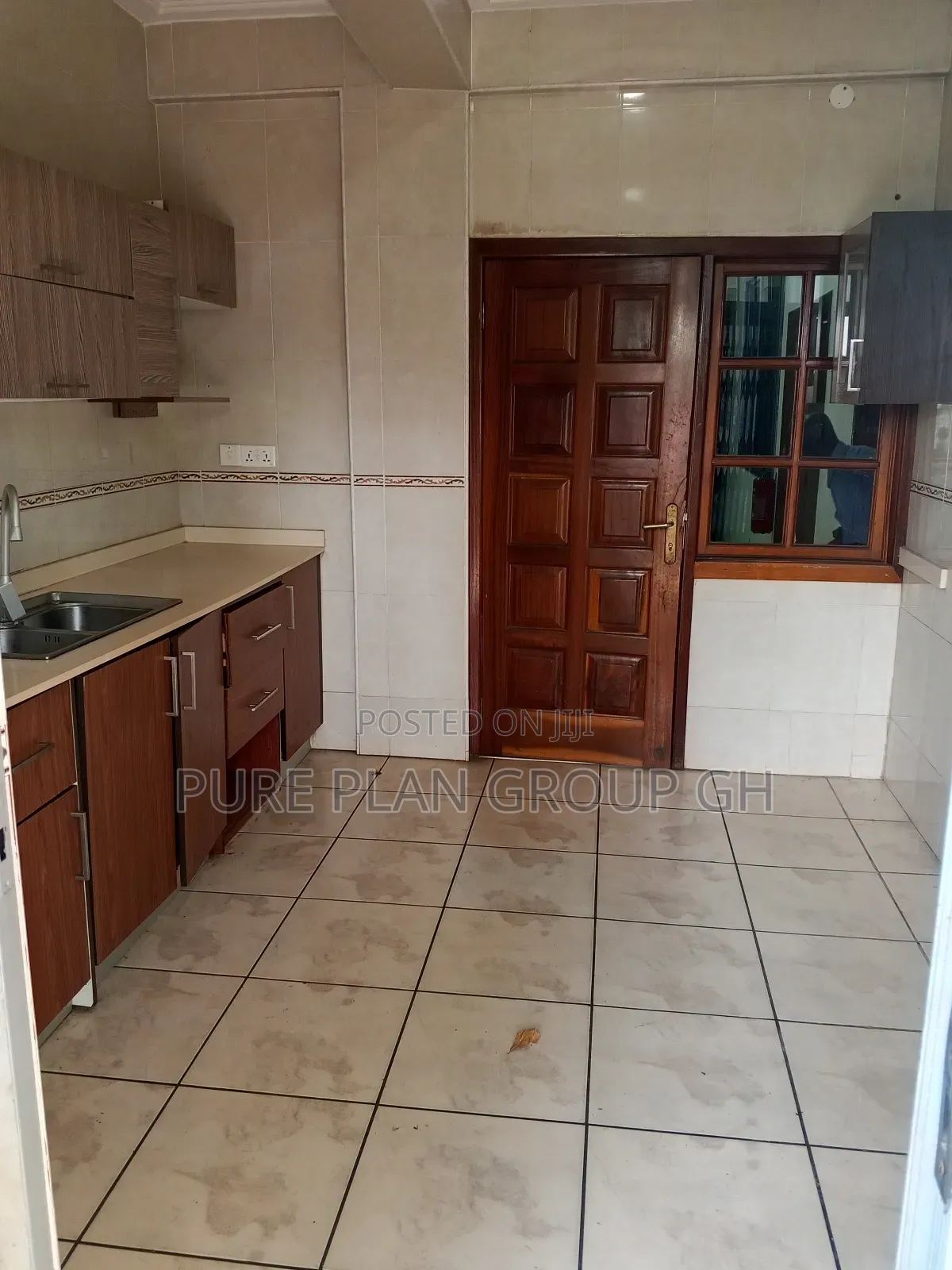 3bdrm Apartment in Abelemkpe, Lincoln School Area for rent