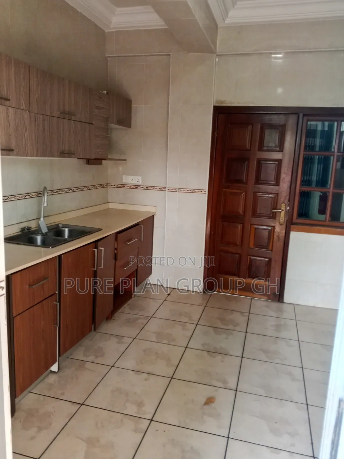 3bdrm Apartment in Abelemkpe, Lincoln School Area for rent