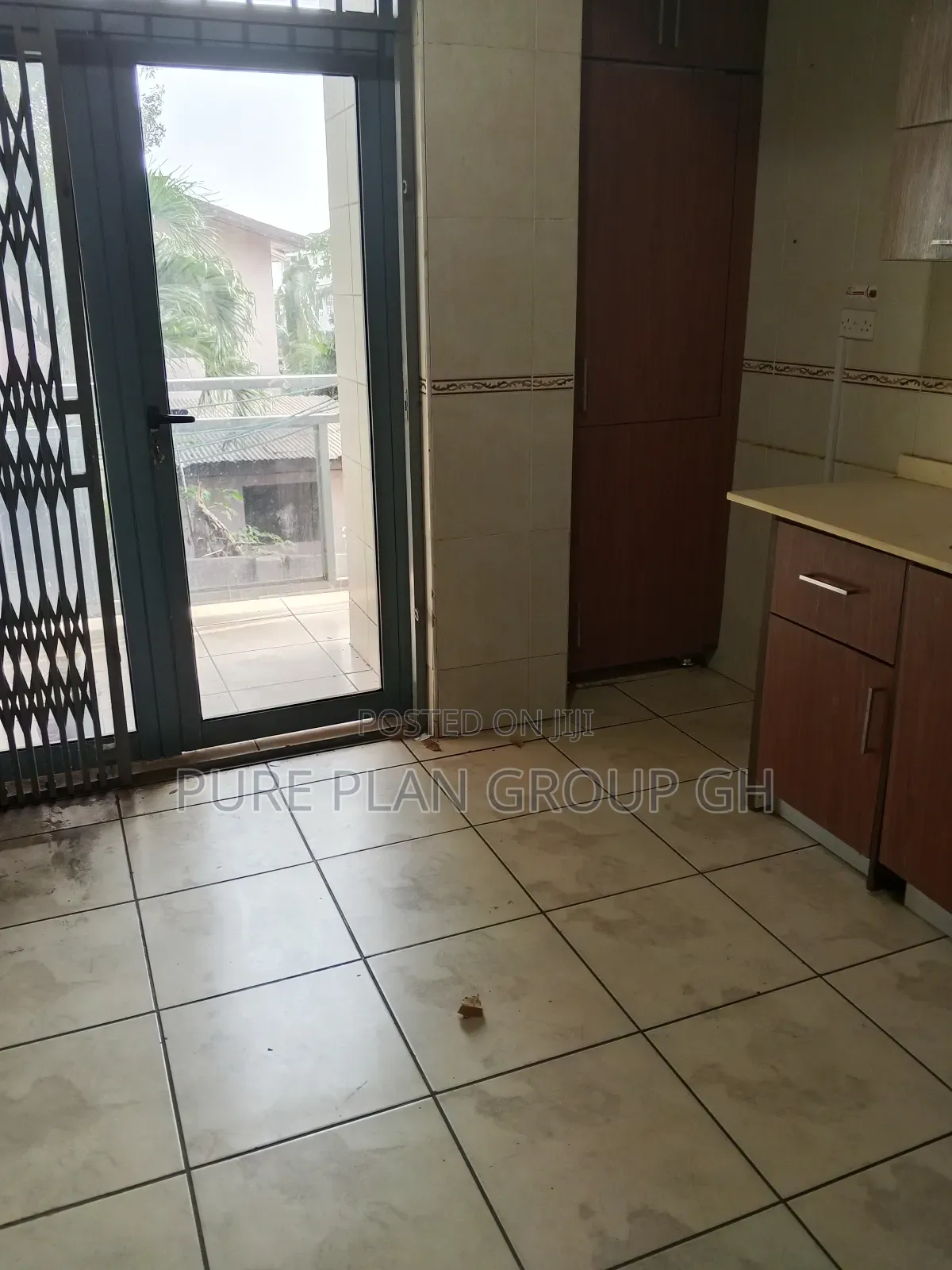 3bdrm Apartment in Abelemkpe, Lincoln School Area for rent