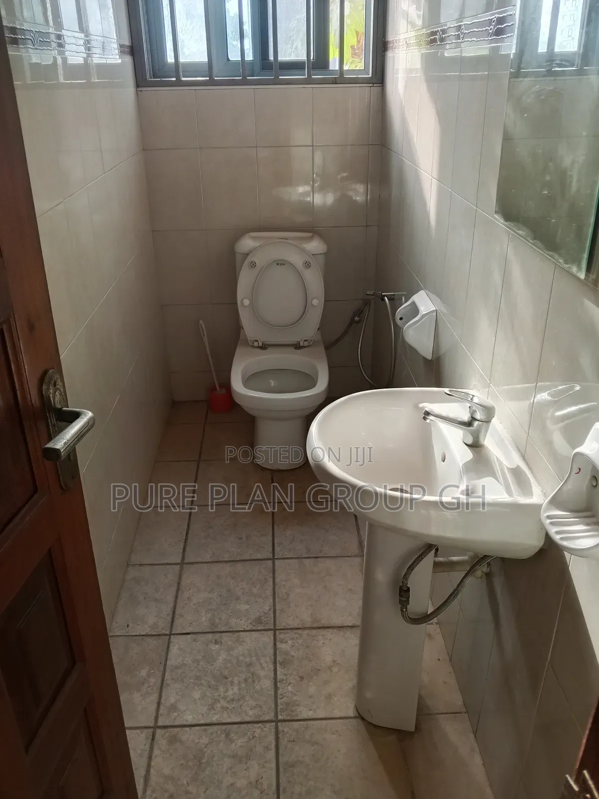 3bdrm Apartment in Abelemkpe, Lincoln School Area for rent