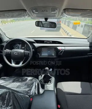 New Toyota Hilux 2023 White