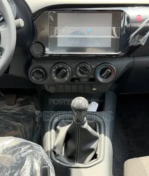 New Toyota Hilux 2023 White