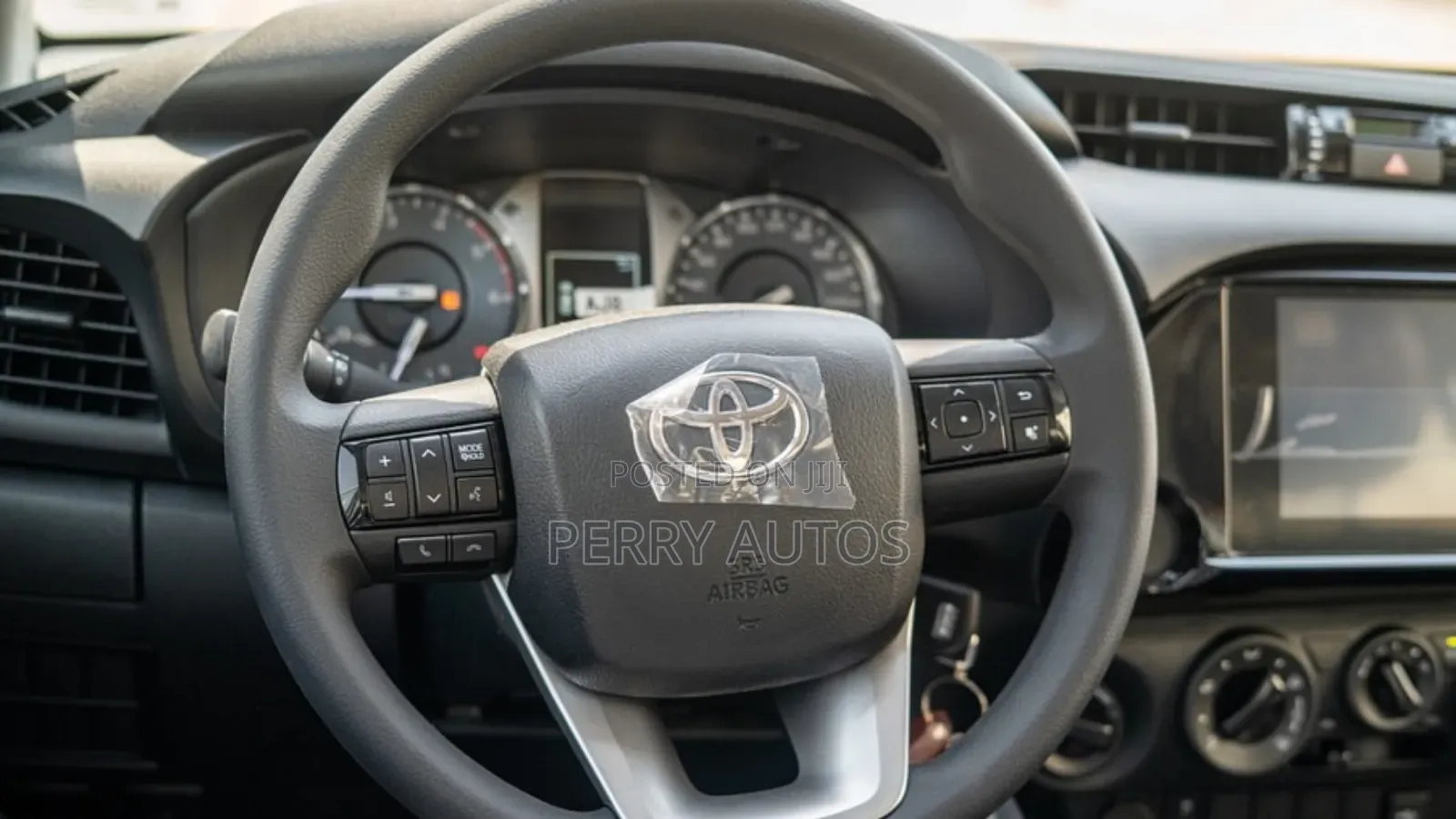New Toyota Hilux 2023 White