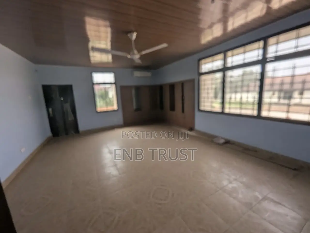 6bdrm Duplex in North Legon for sale