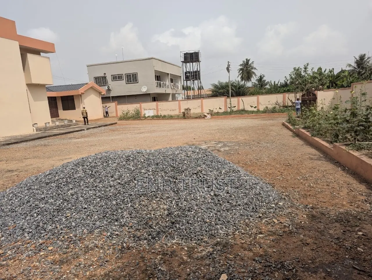 6bdrm Duplex in North Legon for sale
