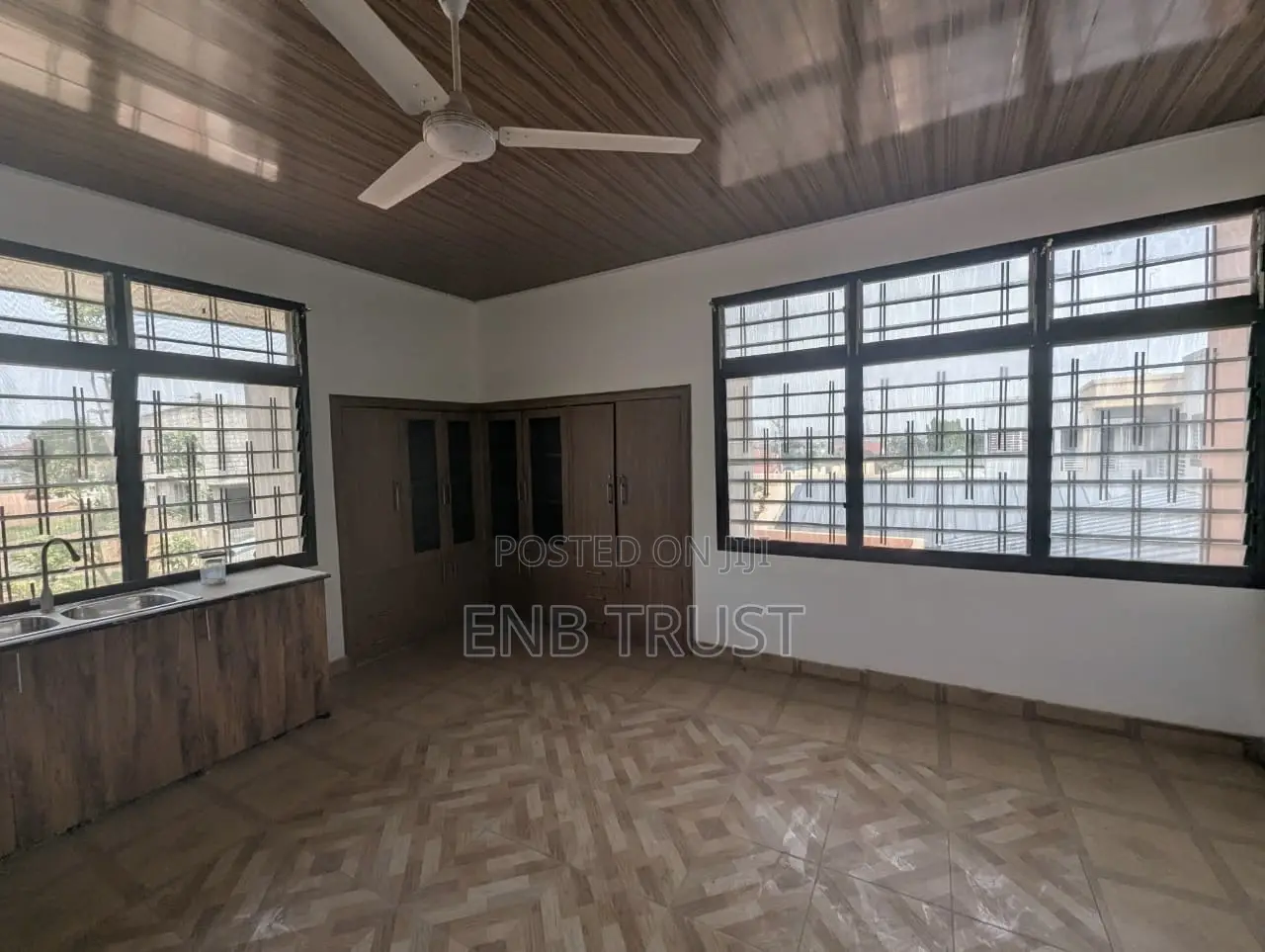 6bdrm Duplex in North Legon for sale