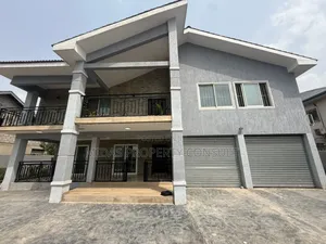 7bdrm House in Community 12, Tema Metropolitan for sale