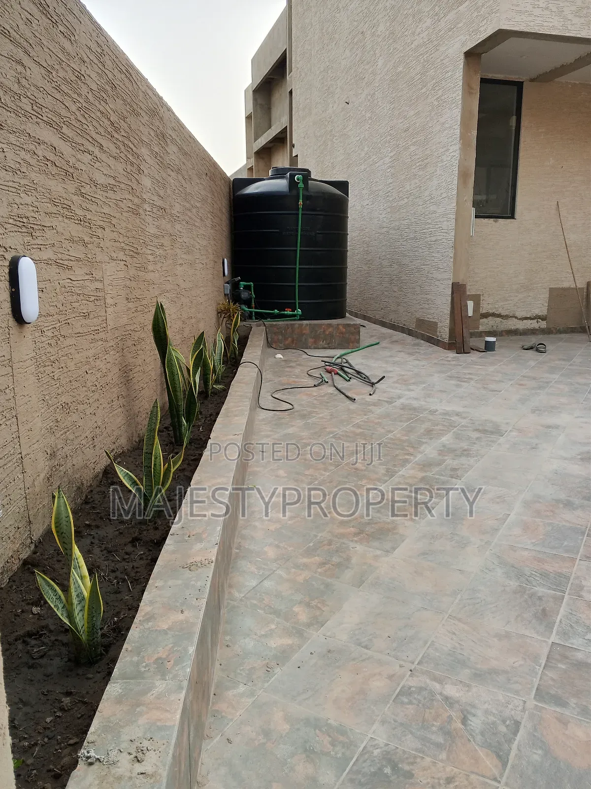 2bdrm Duplex in School Junction for rent
