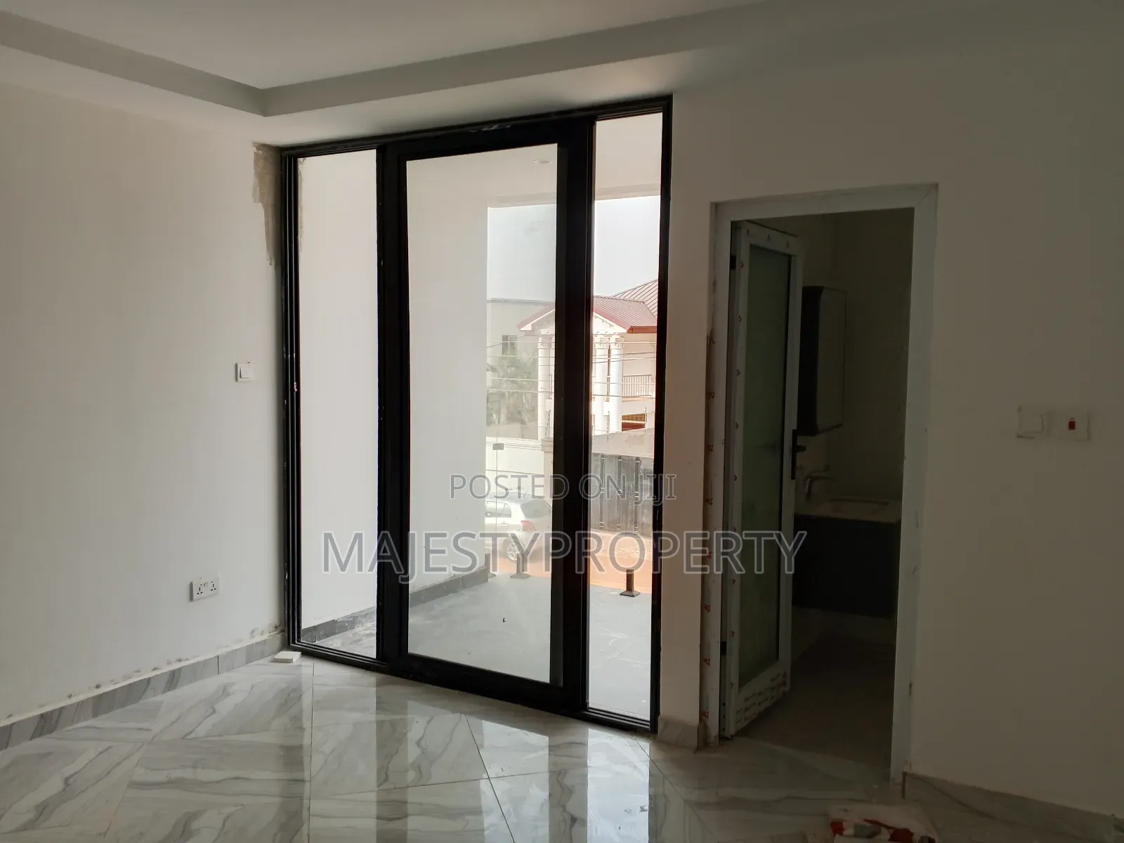 2bdrm Duplex in School Junction for rent