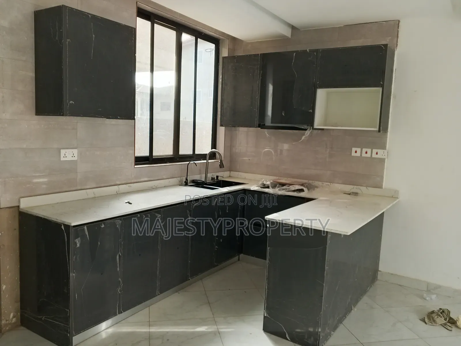 2bdrm Duplex in School Junction for rent