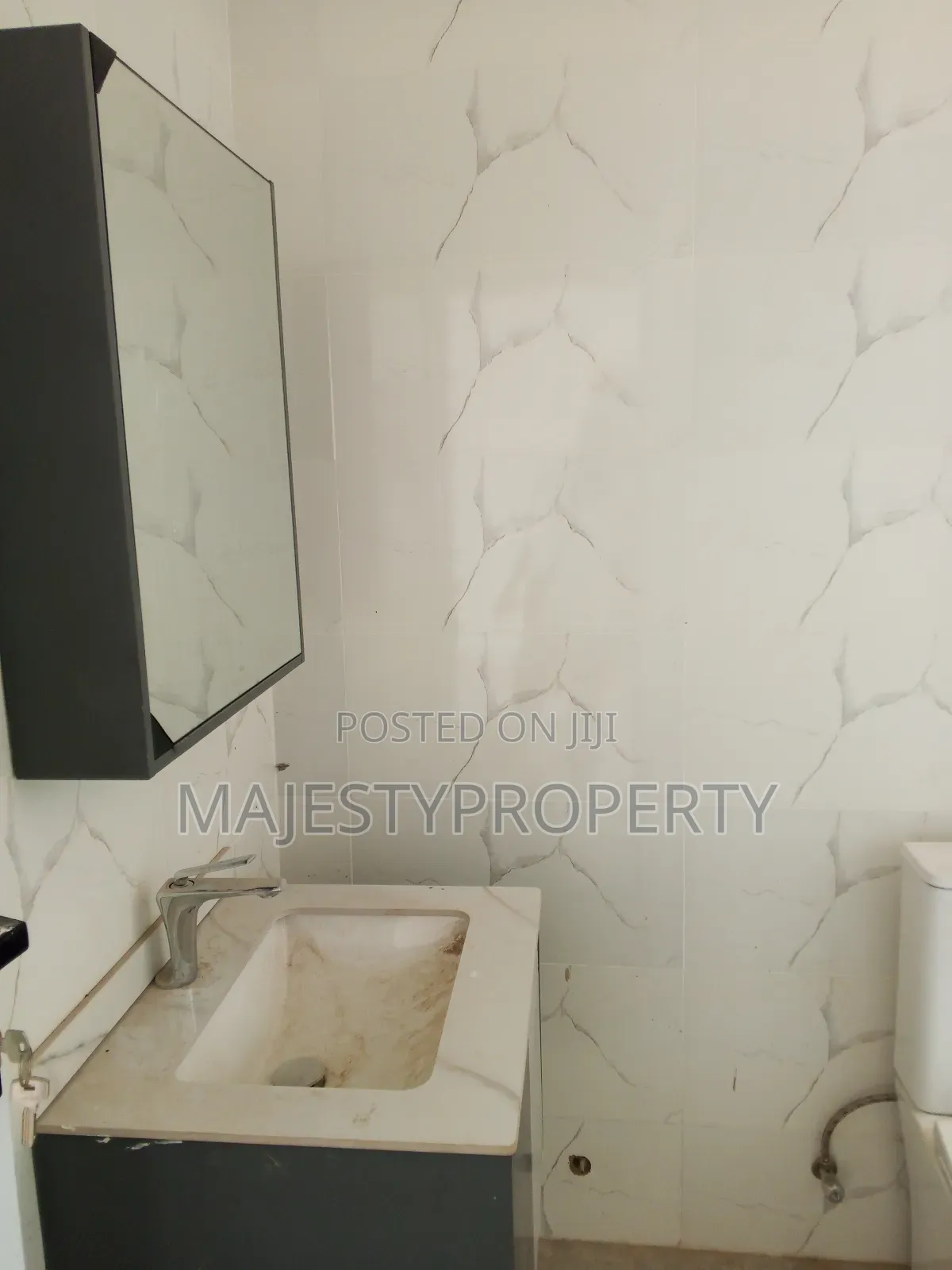 2bdrm Duplex in School Junction for rent