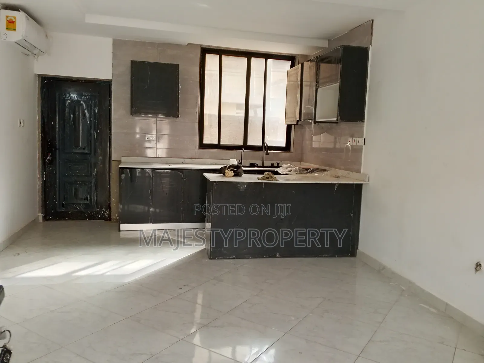 2bdrm Duplex in School Junction for rent