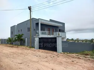 5bdrm Duplex in Bortiano for sale