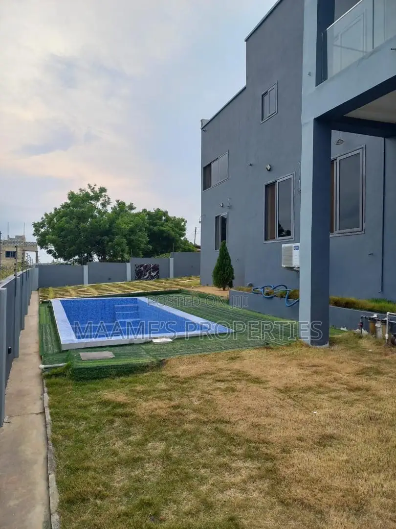 5bdrm Duplex in Bortiano for sale