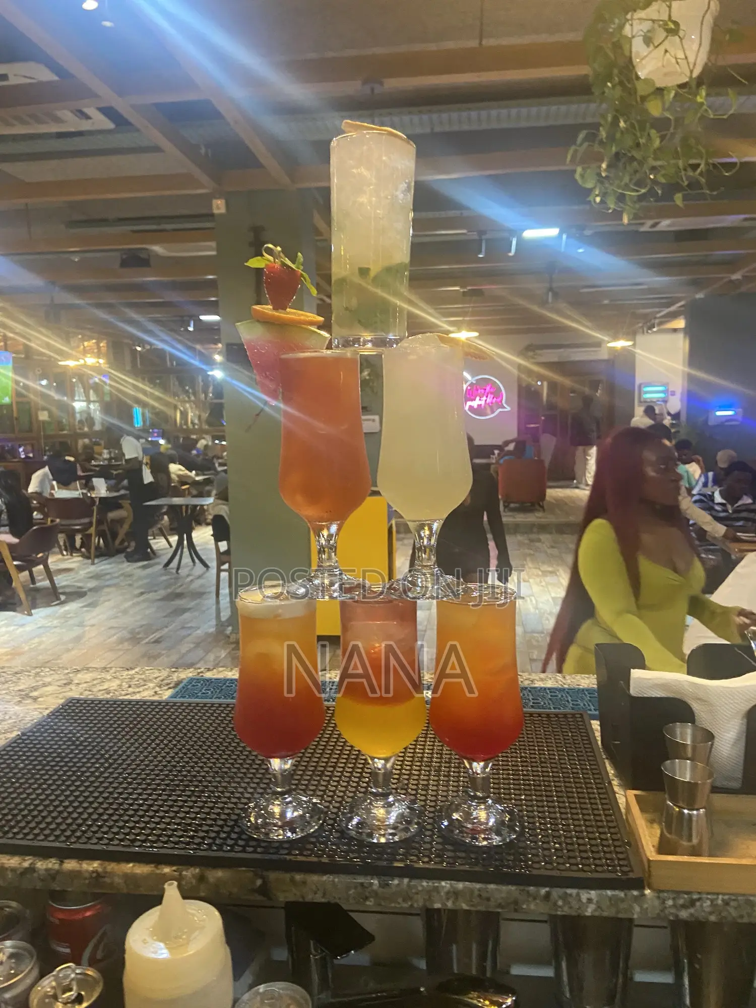 Mixologist (Bar Manager)