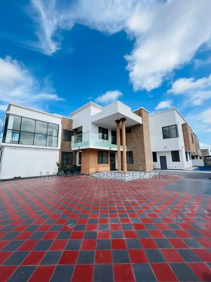 7bdrm Duplex in East Legon for sale