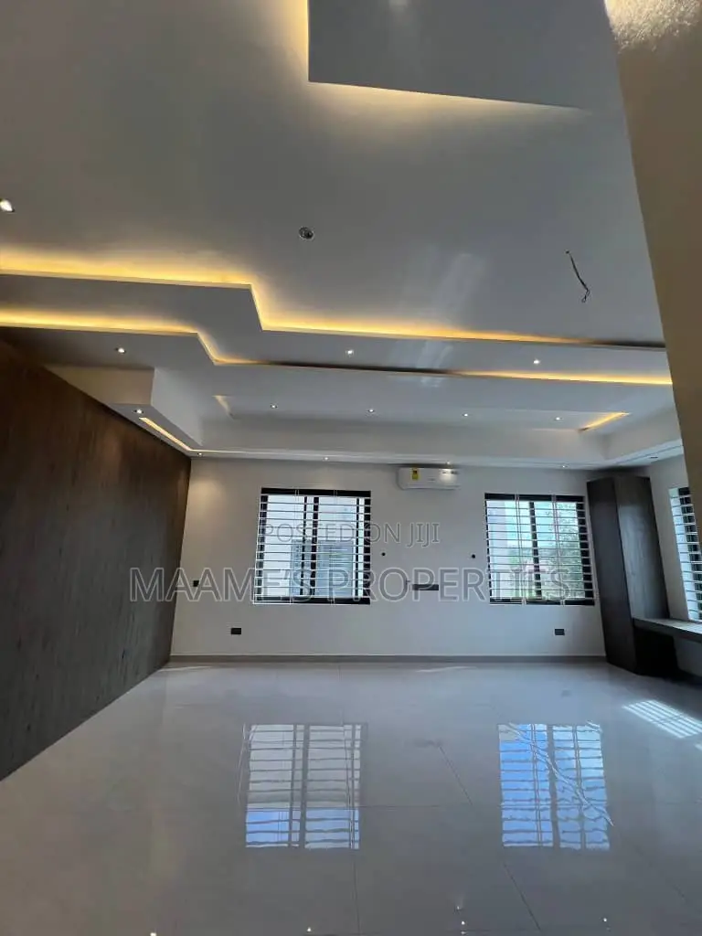 7bdrm Duplex in East Legon for sale