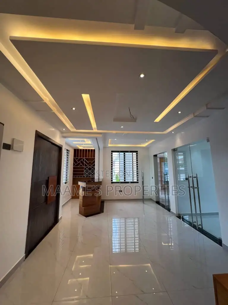 7bdrm Duplex in East Legon for sale