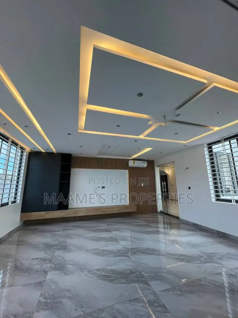 7bdrm Duplex in East Legon for sale
