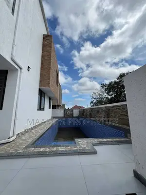 7bdrm Duplex in East Legon for sale