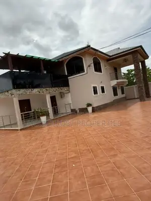 5bdrm House in Hometrust Properties, Amasaman for sale