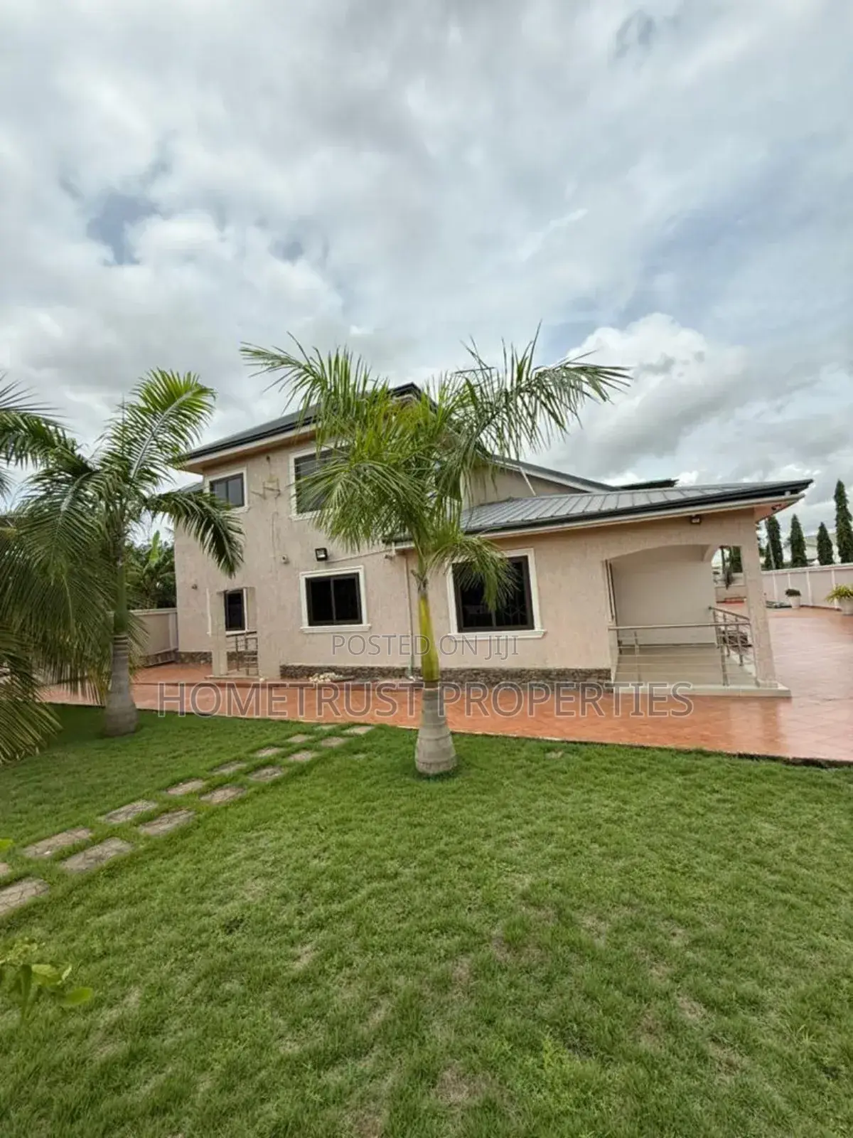 5bdrm House in Hometrust Properties, Amasaman for sale