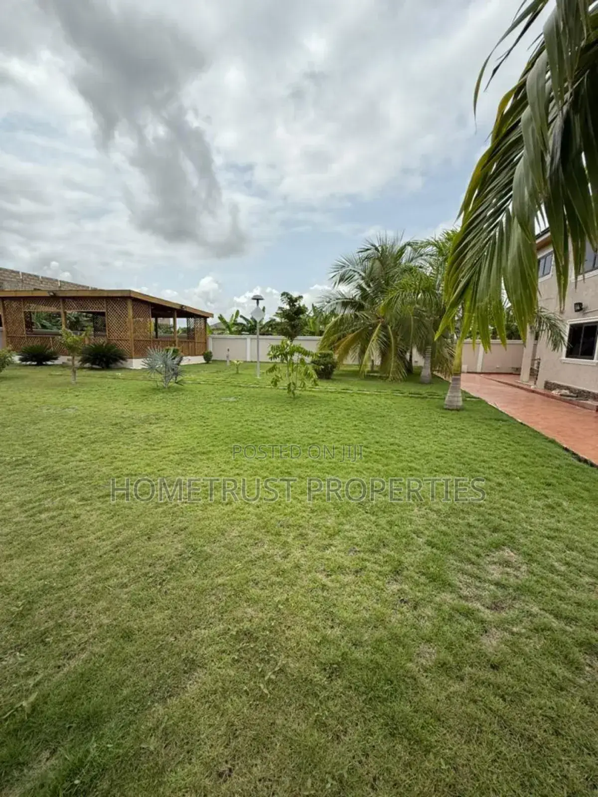 5bdrm House in Hometrust Properties, Amasaman for sale