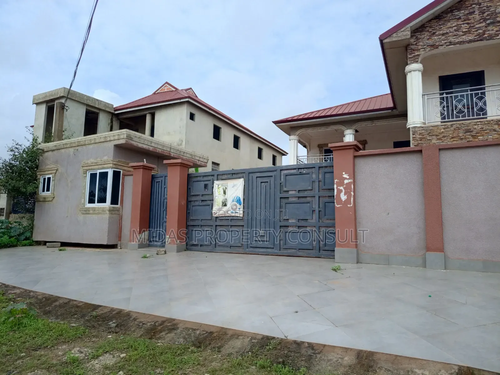 7bdrm House in Bortianor for sale