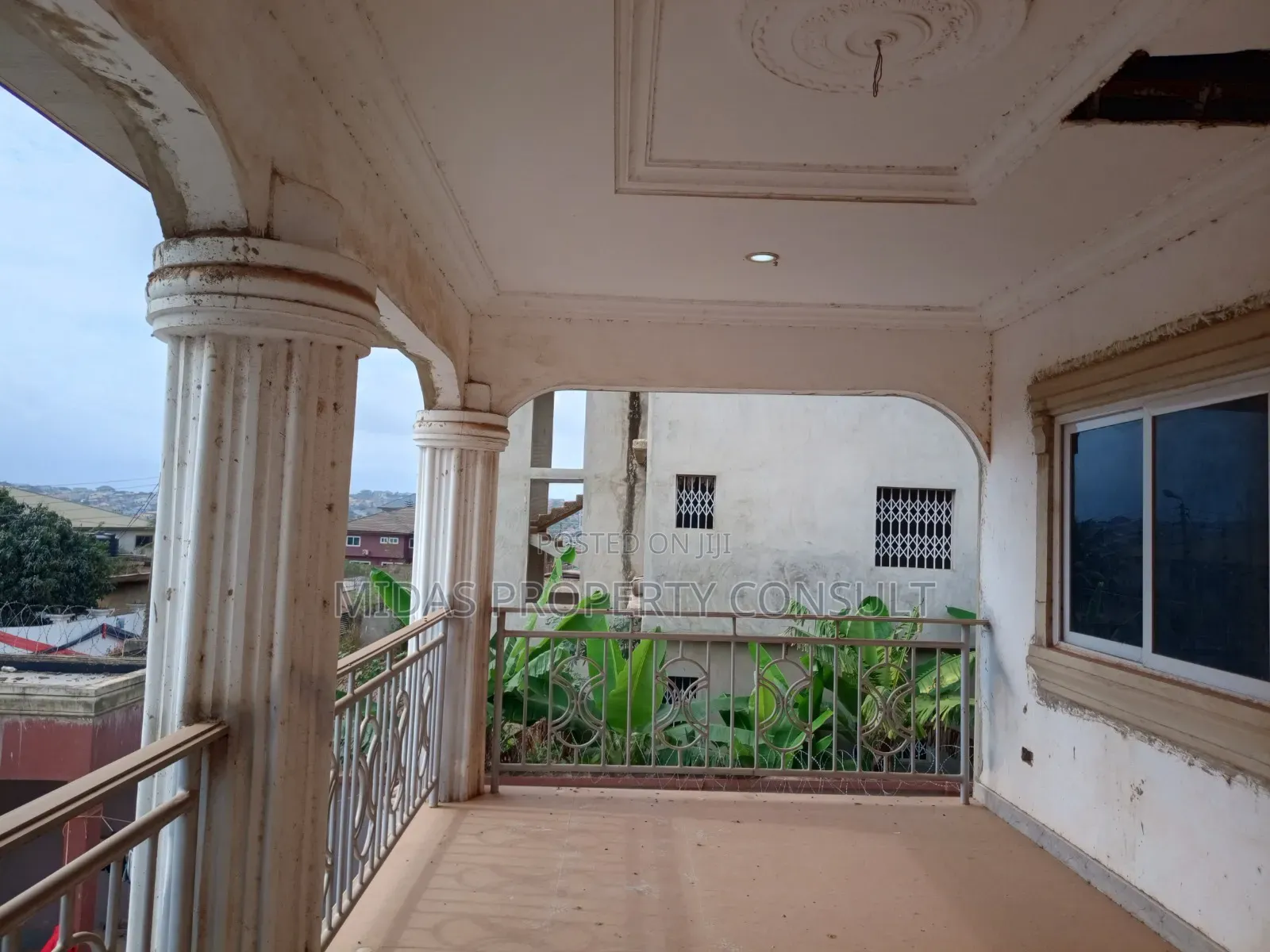 7bdrm House in Bortianor for sale
