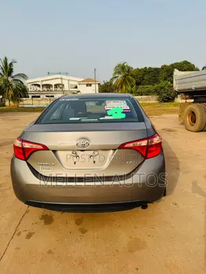 Toyota Corolla L (1.8L 4cyl 2A) 2018 Gray
