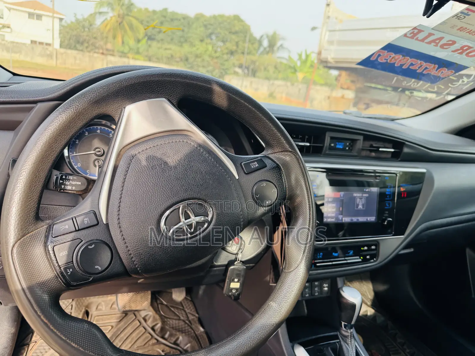 Toyota Corolla L (1.8L 4cyl 2A) 2018 Gray