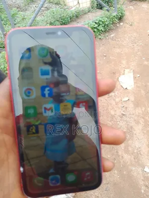 Apple iPhone 11 64 GB Red