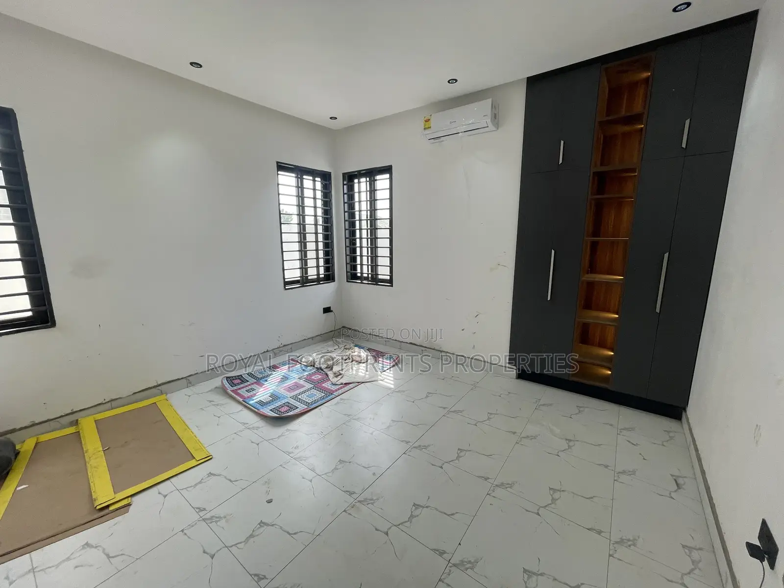 3bdrm House in Royal Footprints, Lake Side Estate for rent