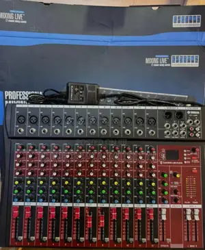 Yamaha Ct120s 12-channel Audio Mixer.