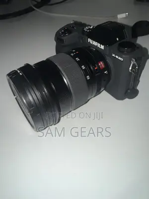 Fujifilm X-S20 Camera and Lens