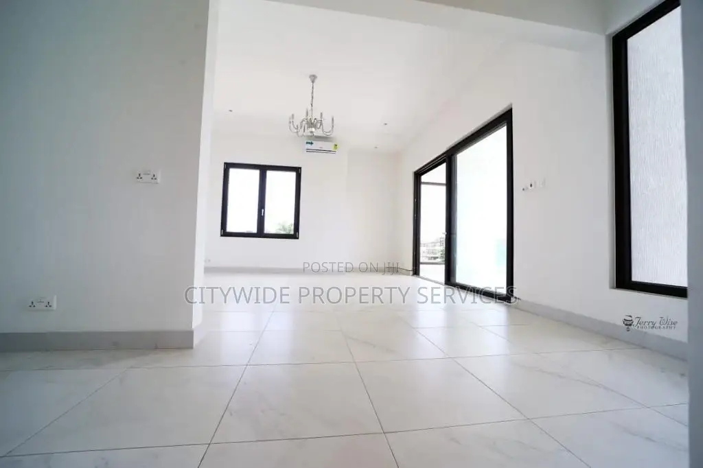 4bdrm House in East Legon, Boundary Road Area for sale