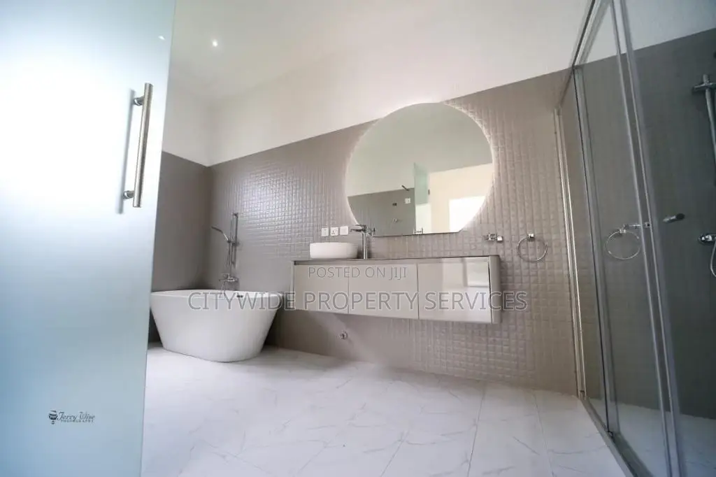 4bdrm House in East Legon, Boundary Road Area for sale