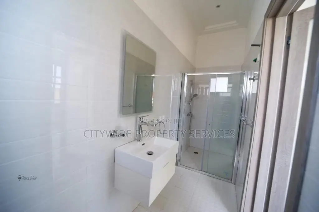 4bdrm House in East Legon, Boundary Road Area for sale