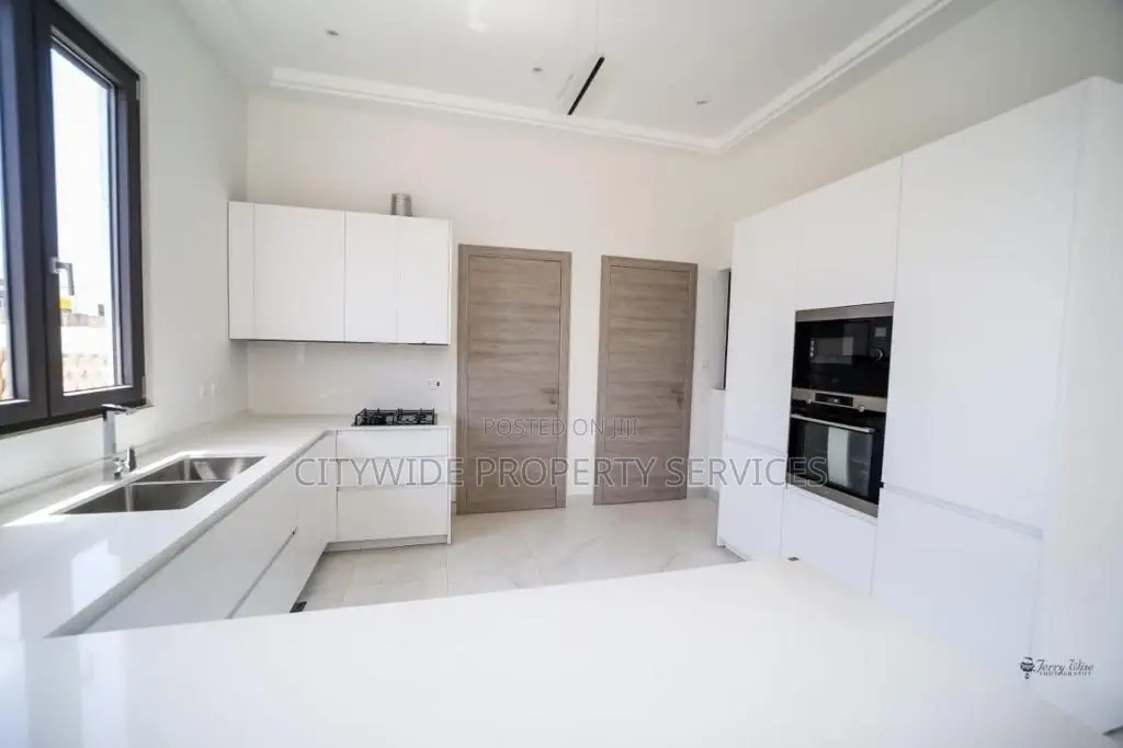 4bdrm House in East Legon, Boundary Road Area for sale