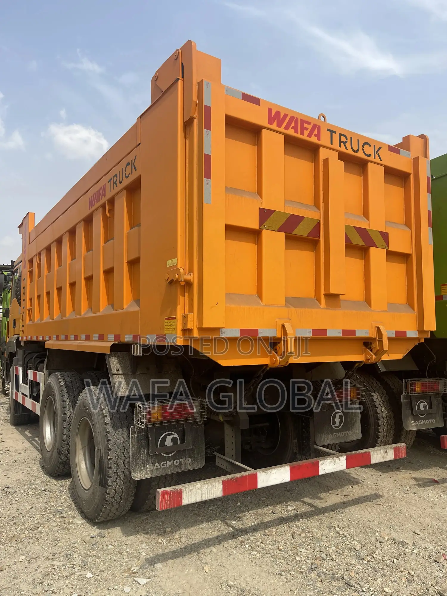 6x4 Sagmoto X3 Tipper Truck