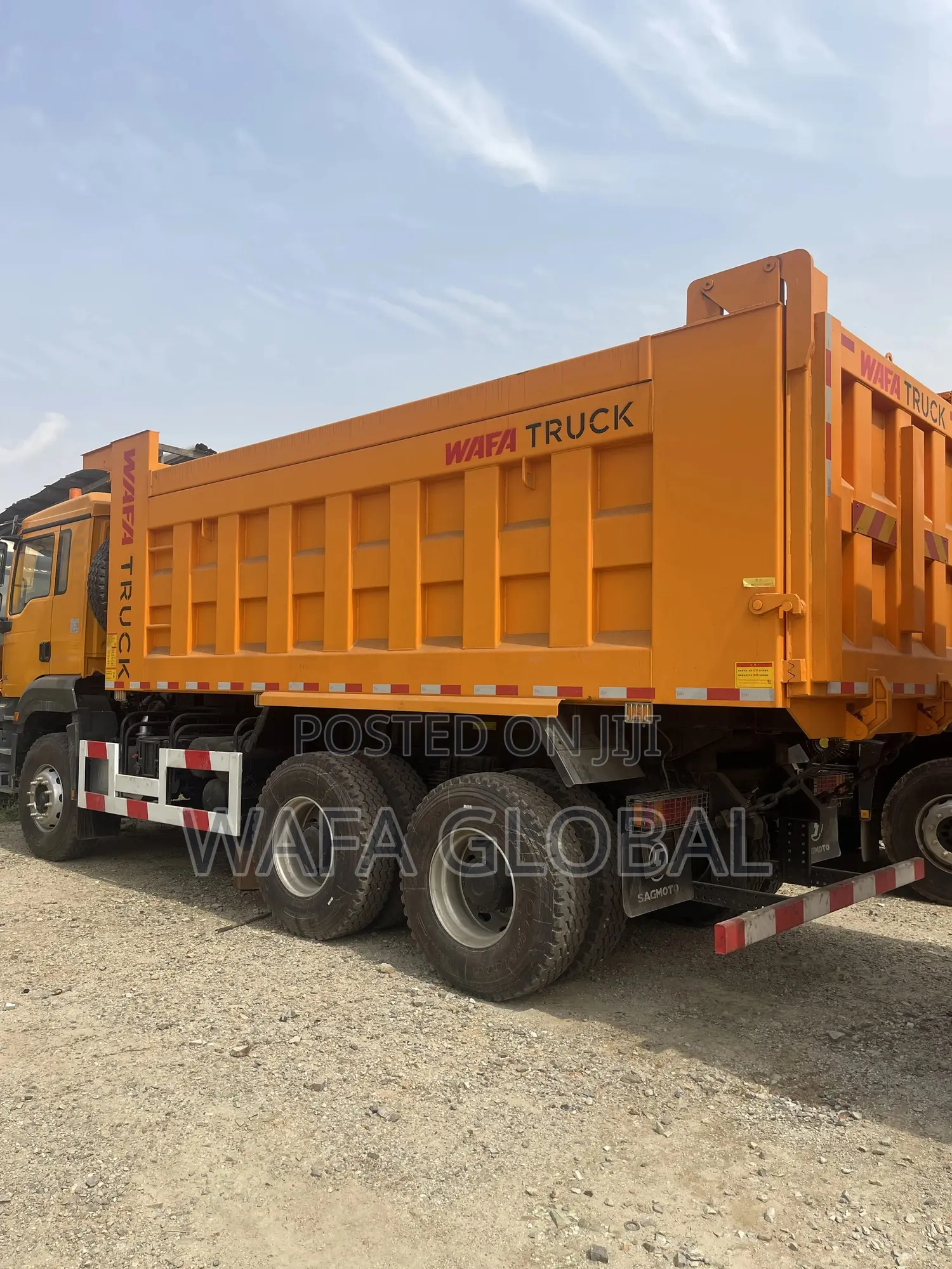 6x4 Sagmoto X3 Tipper Truck