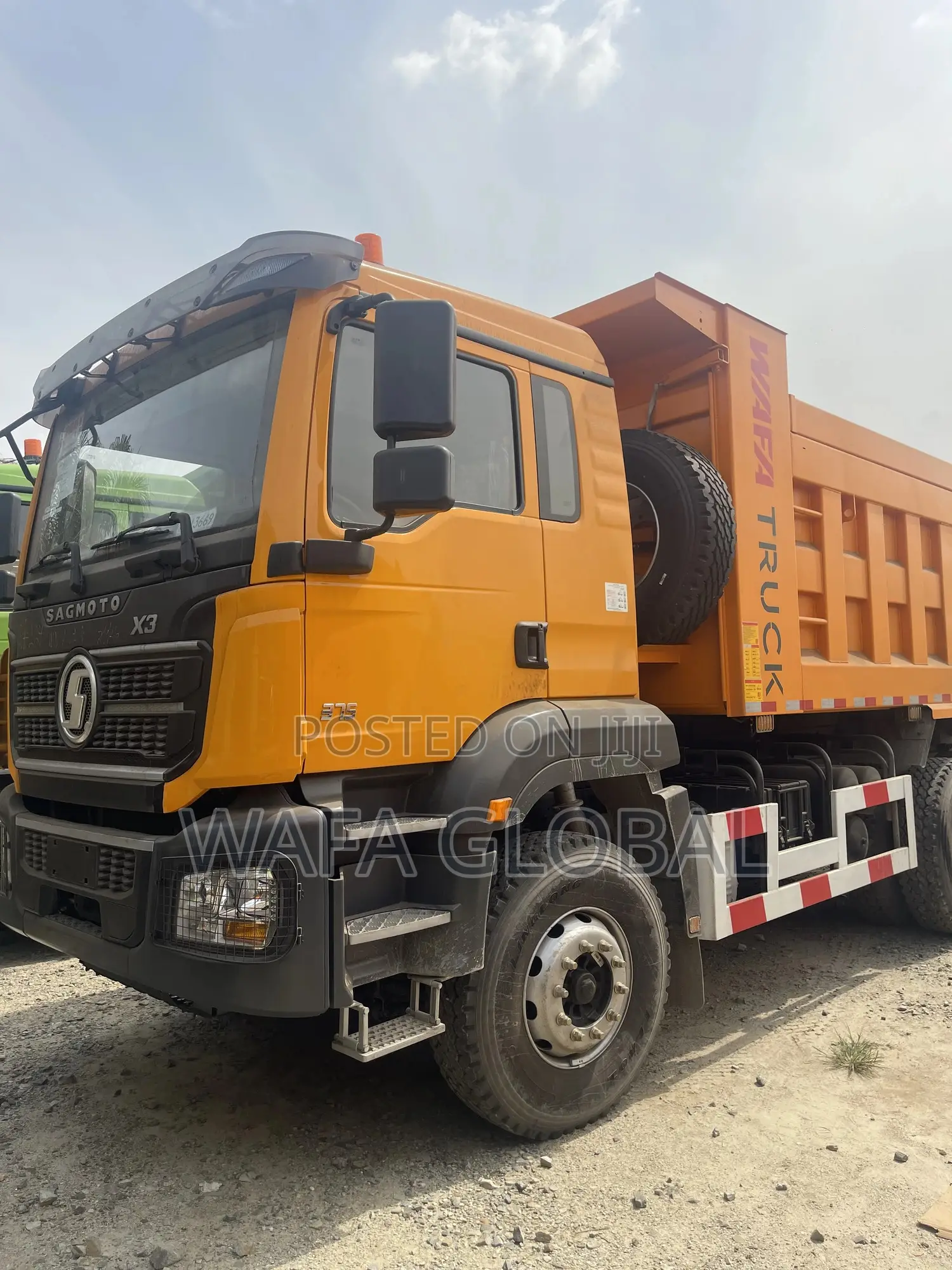 6x4 Sagmoto X3 Tipper Truck