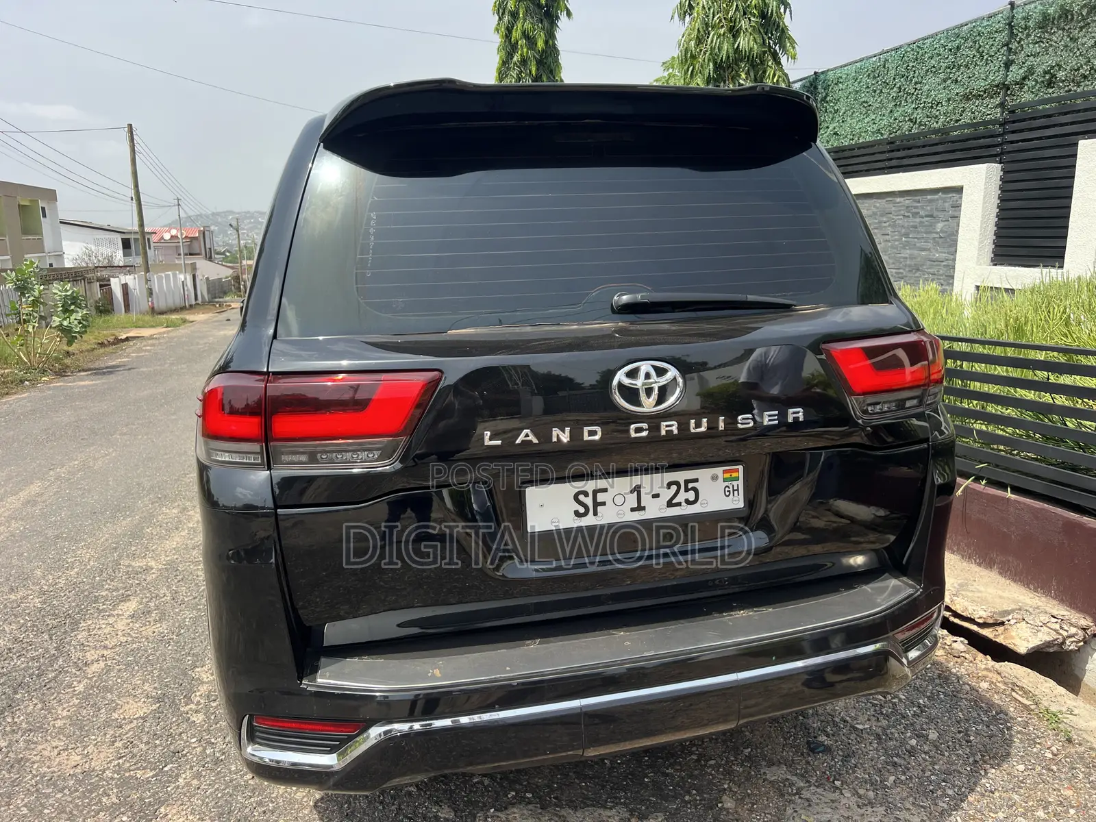 Toyota Land Cruiser 5.7 V8 2012 Black