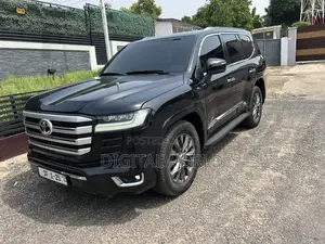 Toyota Land Cruiser 5.7 V8 2012 Black