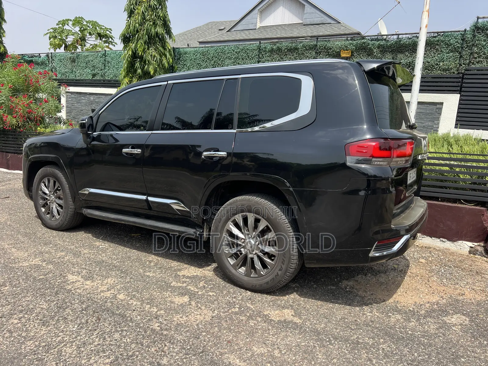 Toyota Land Cruiser 5.7 V8 2012 Black