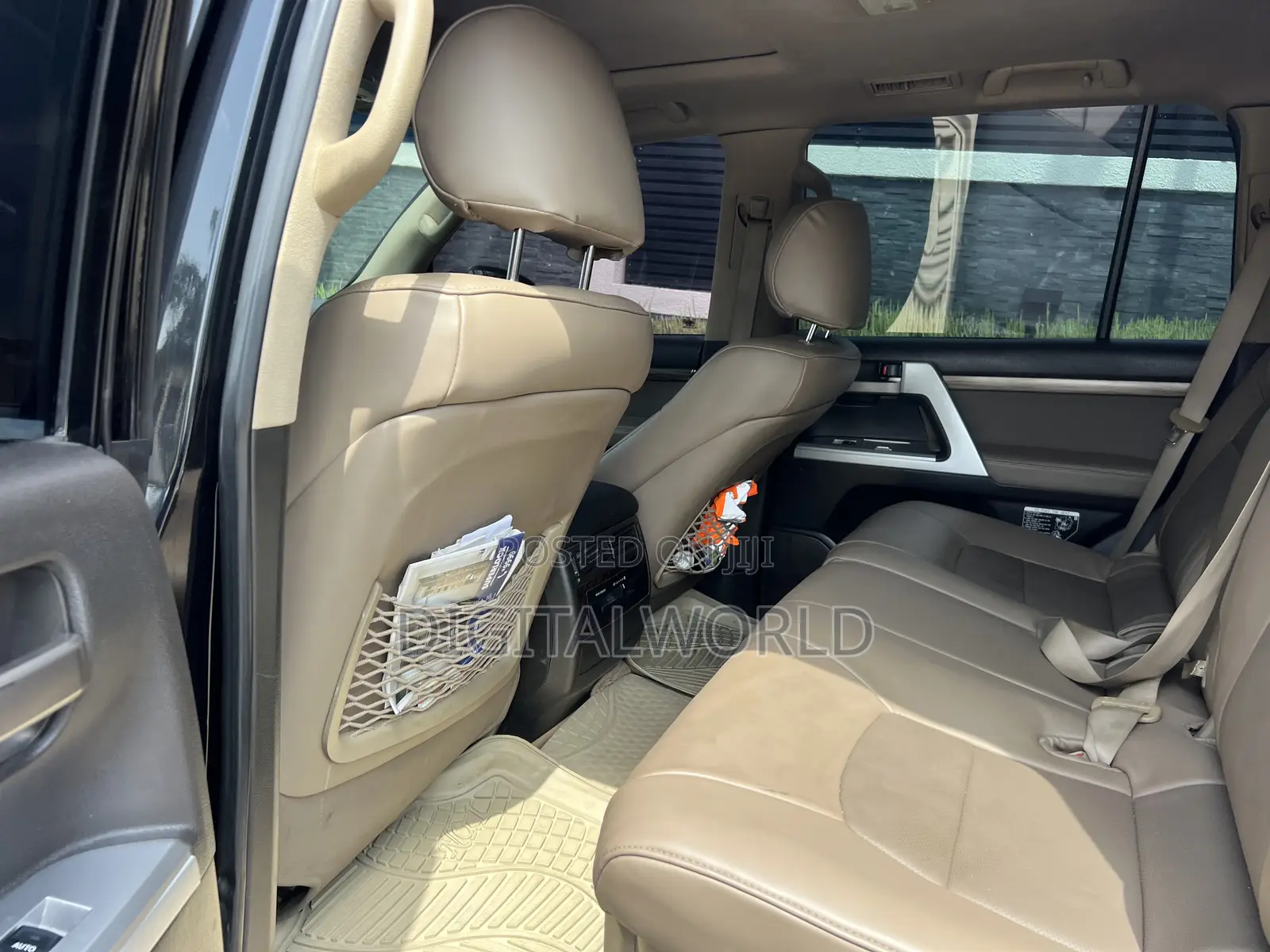 Toyota Land Cruiser 5.7 V8 2012 Black