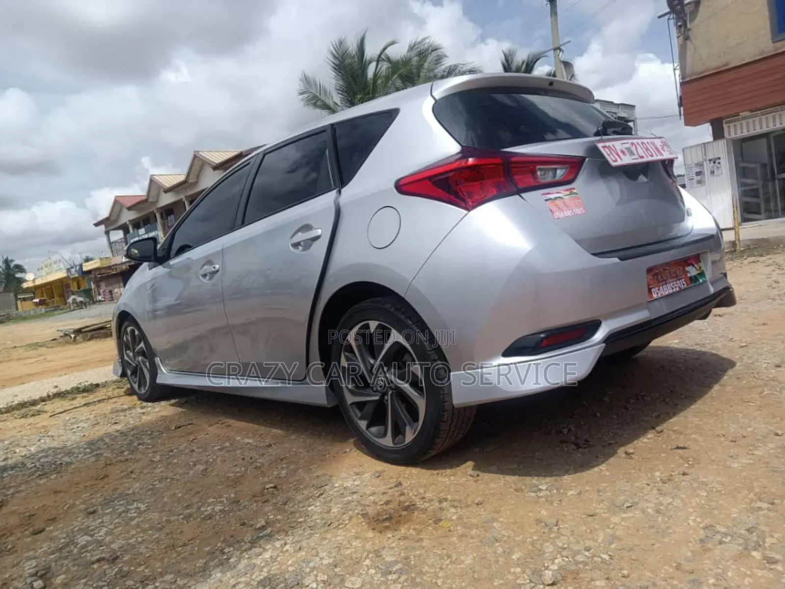 Toyota Corolla SE (1.8L 4cyl 2A) 2018 Silver
