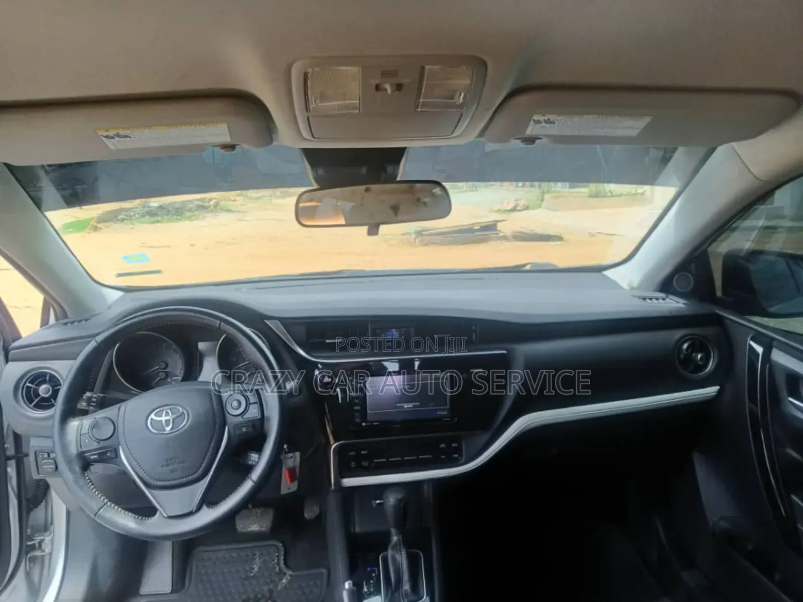 Toyota Corolla SE (1.8L 4cyl 2A) 2018 Silver