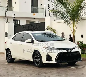 Toyota Corolla XLE (1.8L 4cyl 2A) 2018 White